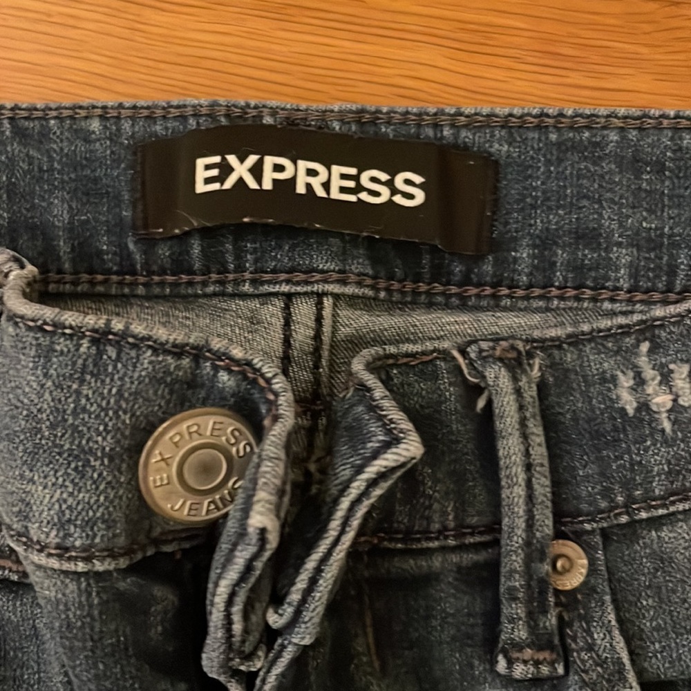 Patterned Jegging with Frayed Bottom - Picture 3 of 4
